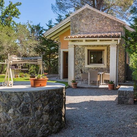 Petrinos Cottage Dafnila Bagian luar foto