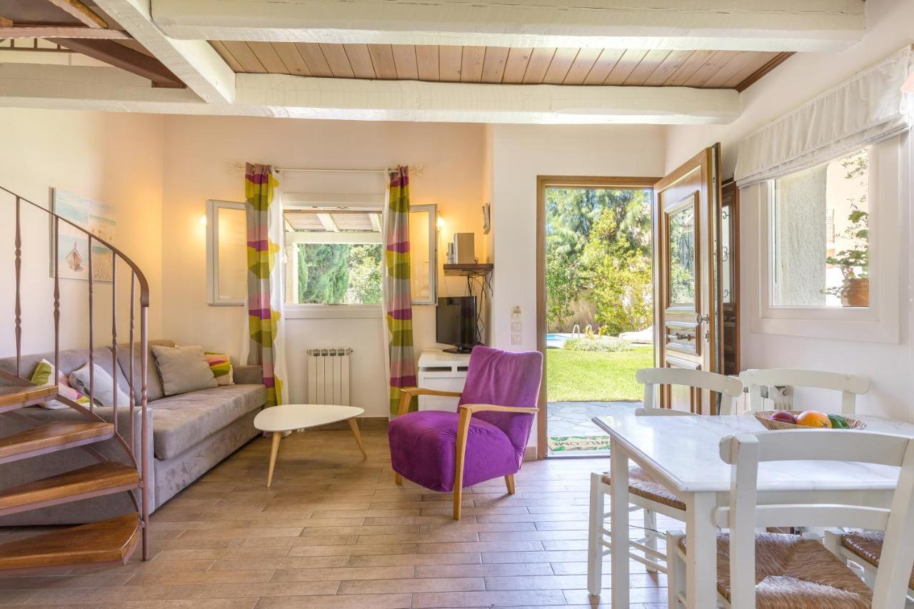 Petrinos Cottage Dafnila Bagian luar foto